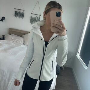 Lululemon Women’s Cross Chill Performance Jacket – Size 2